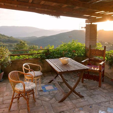 Casa La Valle, Gubbio, Frazione Santa Cristina Bed and Breakfast Exteriör bild